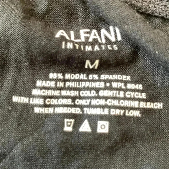 Alfani Intimates soft and stretchy pyjama top with elastic at collar and sleeves - Picture 3 of 3